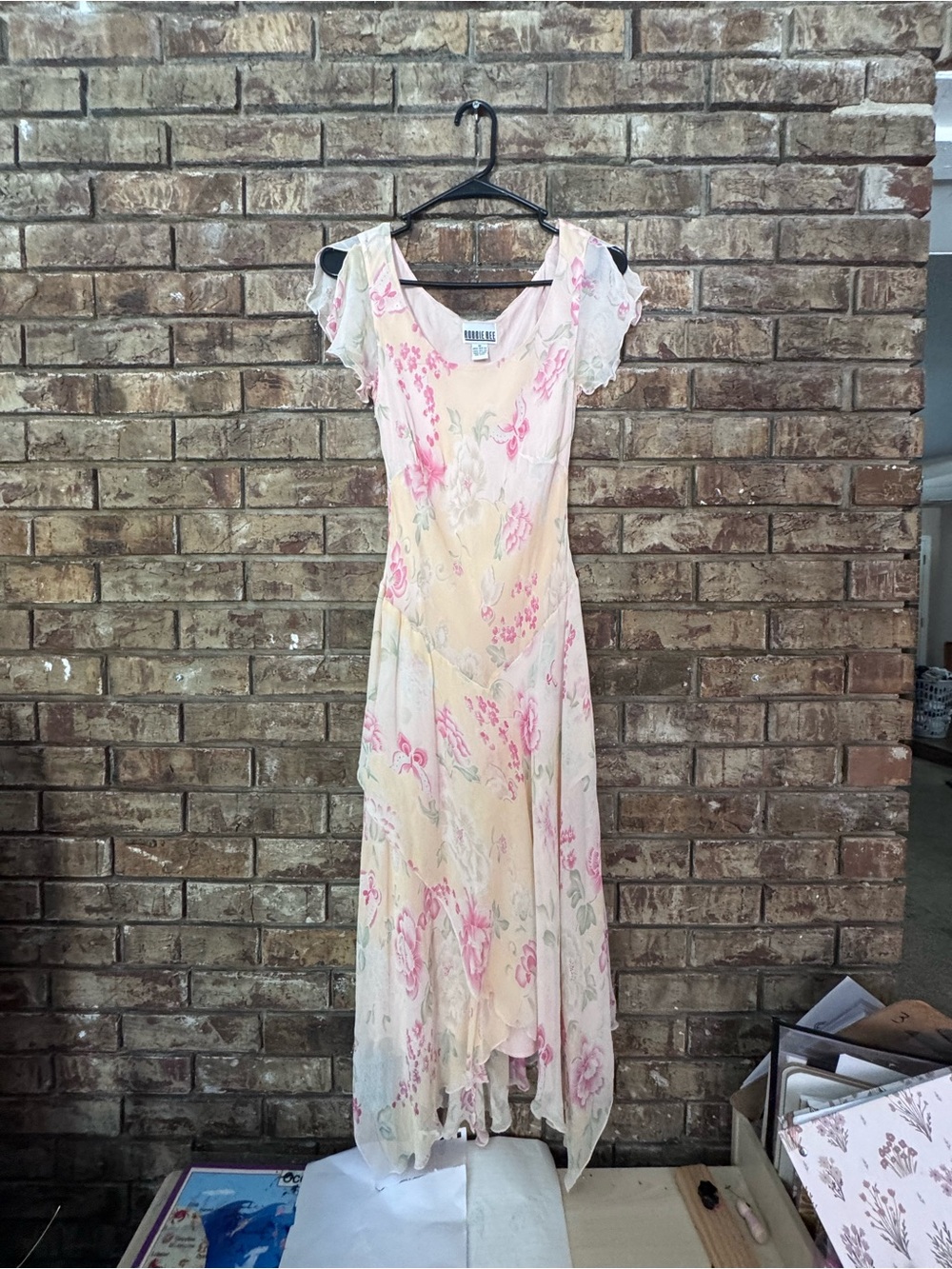 Vintage y2k Robbie Bee Pink & Cream Floral fairycore handkerchief Midi Dress